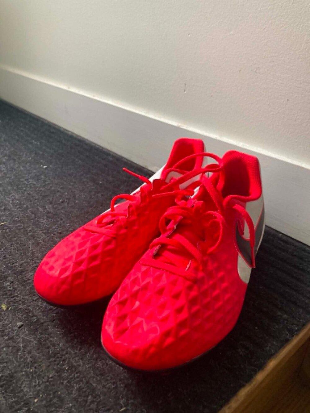 Soccer pink shoes